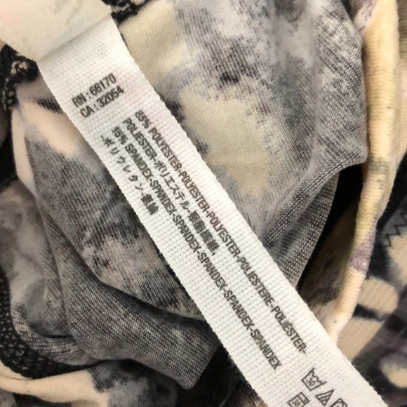 NEW! FREE PEOPLE MOVEMENT idris layer dark night print long sleeve crop top tee​ - Picture 14 of 16